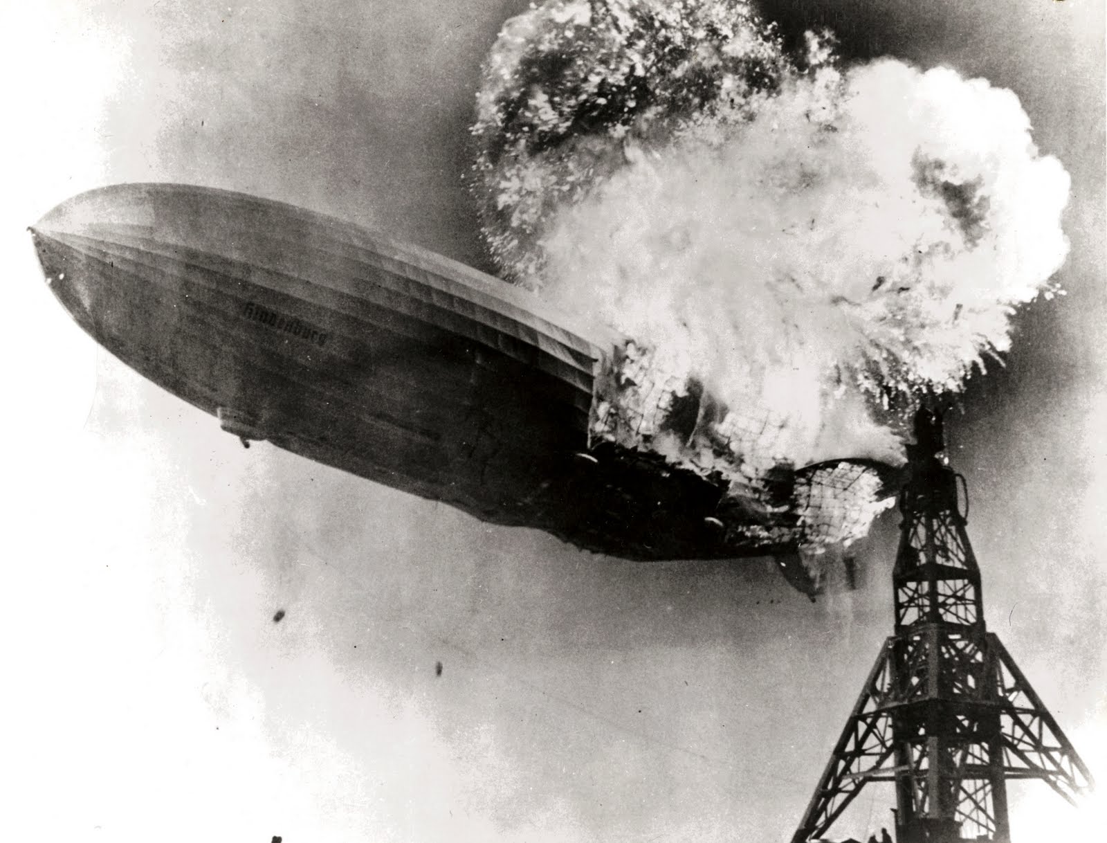 Hindenburg burning 