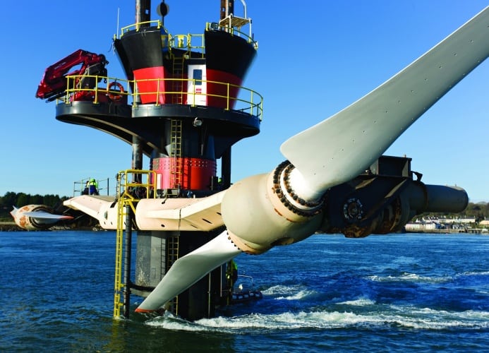 Unterwasserturbine liefert Strom aus Ebbe und Flut