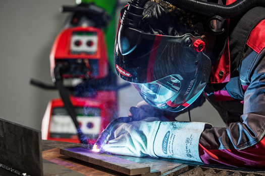  Pulse welding helps the welder to produce neat seam rippling or to minimize distortion, such as during tacking.
