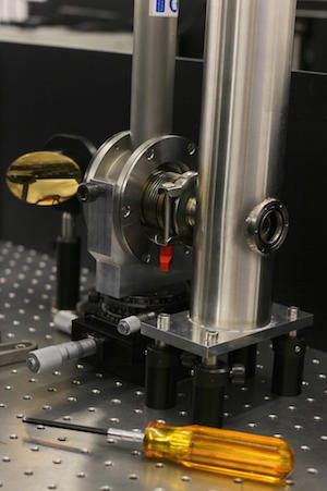 Table-top terahertz cyclotron resonance spectrometer. Credit: S Hammersley, Manchester University