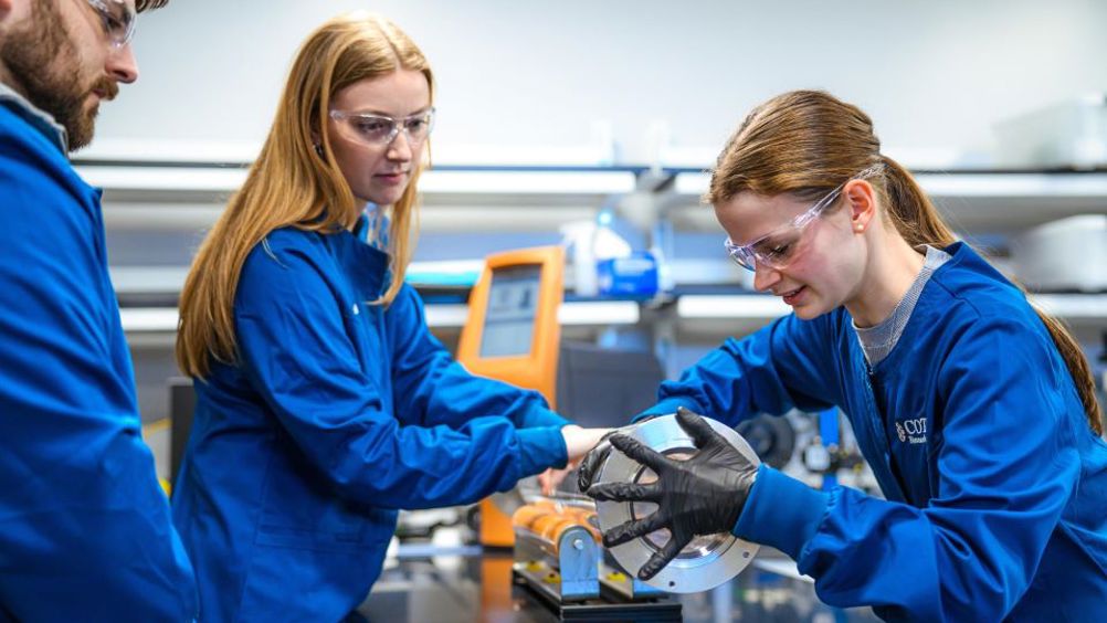 WPI student researchers in advanced manufacturing lab