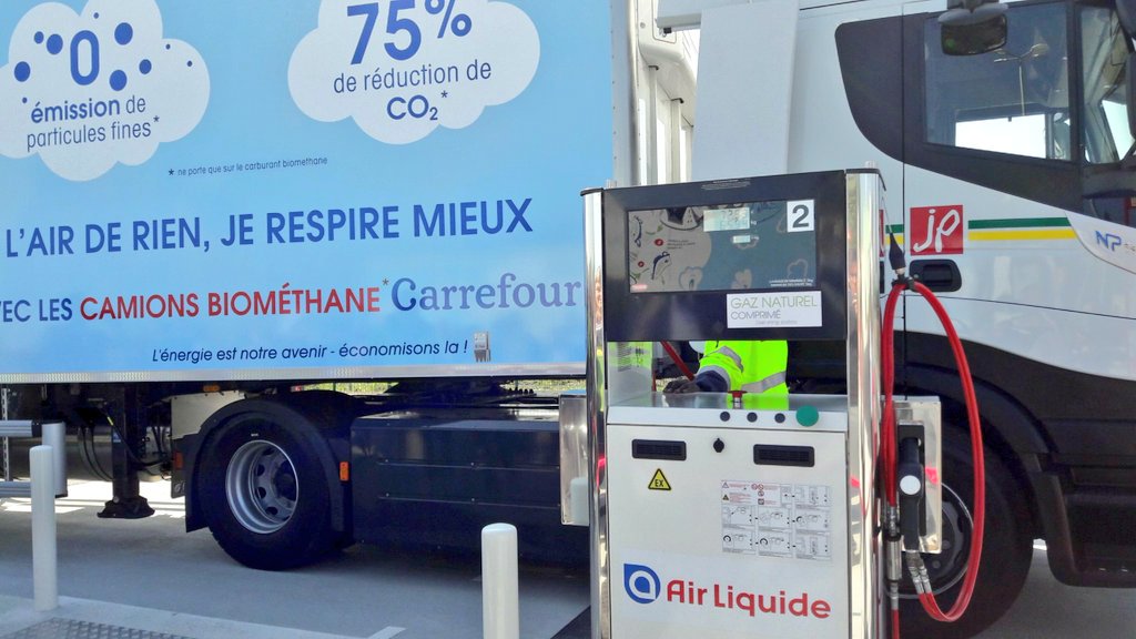 Air \Liquide biogas lorry