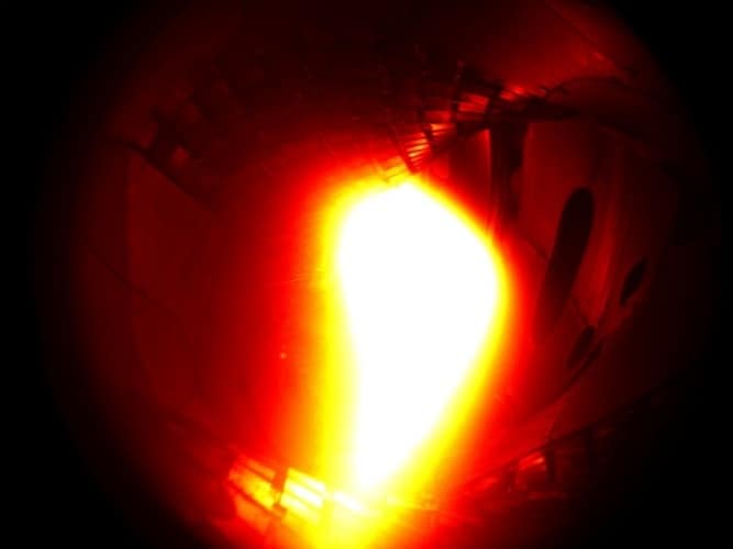 The first plasma in Wendelstein 7-X. (Credit: IPP)
