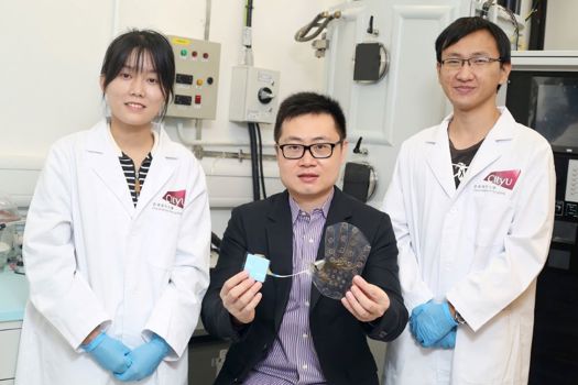 Dr Yu Xinge (Central) and his research team at City University of Hong Kong, including Mr Zhou Jingkun (Right), Miss Wu Mengge (Left) and Mr Yao Kuanming developed the “WeTac” system
