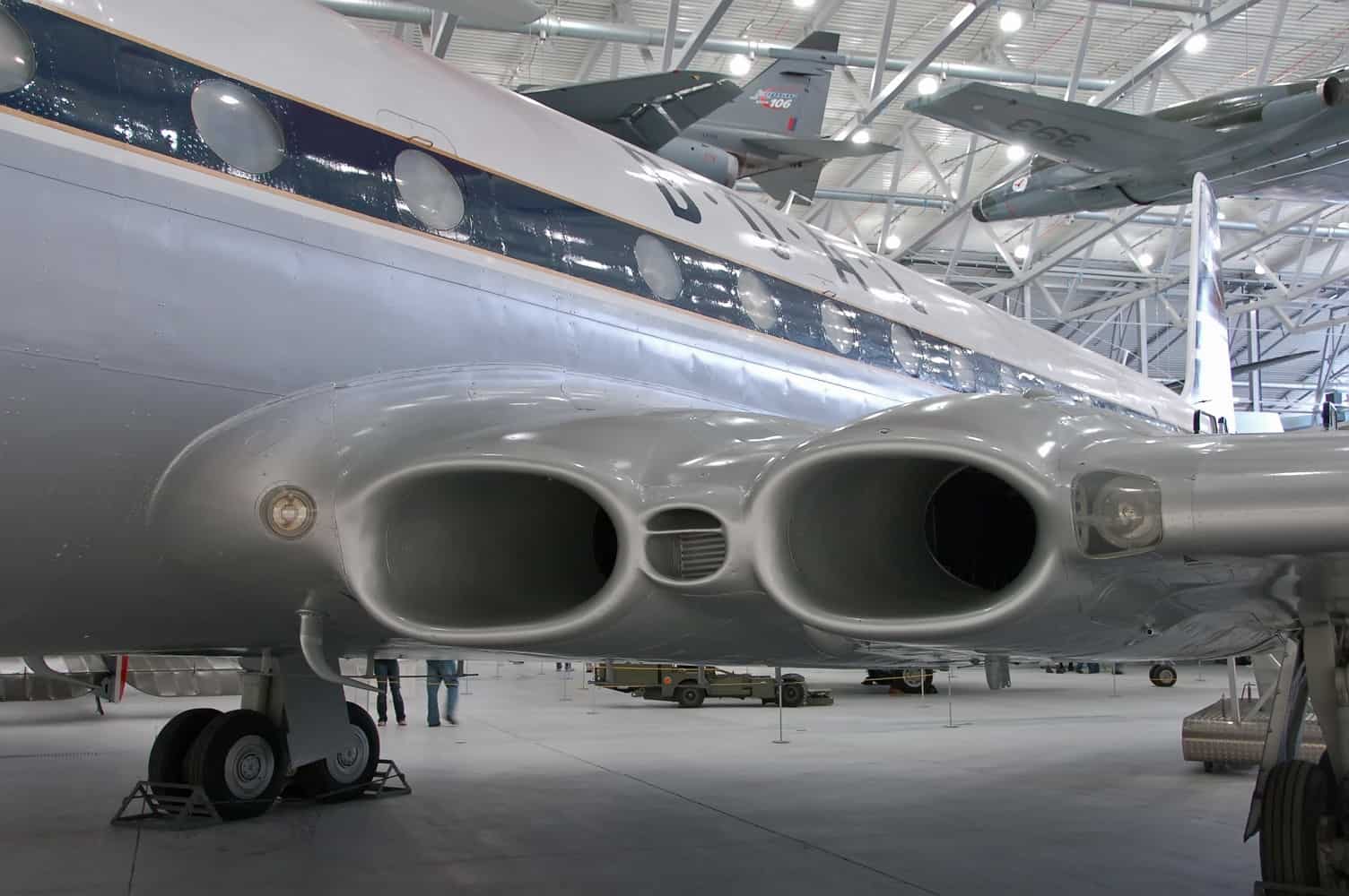 The de Havilland comet featured engines integrated into its airframe in the 1950s