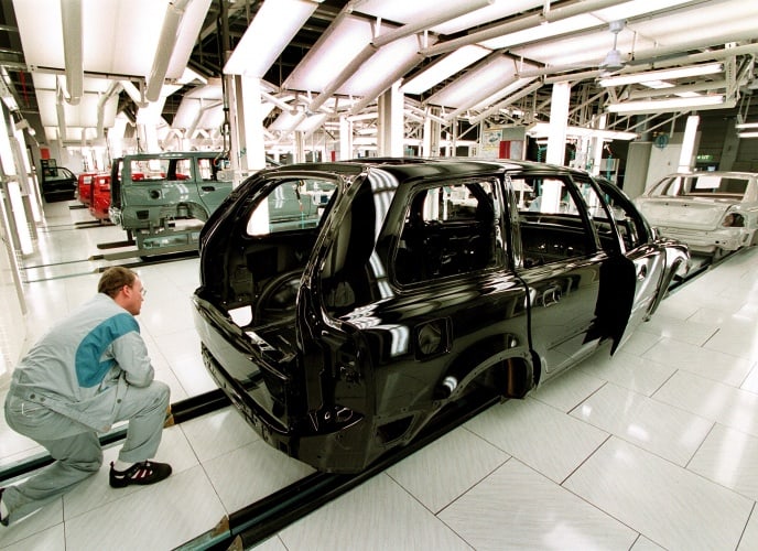 /j/f/q/Volvo_car_manufacturing_factory_2.jpg