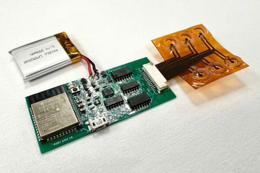 The biosensing platform developed by Penn State engineering researchers incorporates two-pass laser induced graphene with commercial transistors to simultaneously test for SARS-CoV-2 and vitamin C