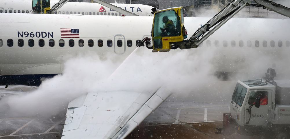 Carbon nanotubes deliver lightweight de-icing for aircraft