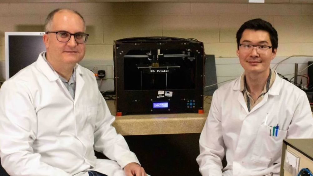L-R: Dr Jose Marques-Hueso and Dr. Adilet Zhakeyev