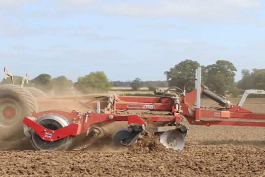 Sumo UK, a manufacturer of agricultural equipment, uses igutex fibre-wound composite bearings from igus in its toughest applications.  