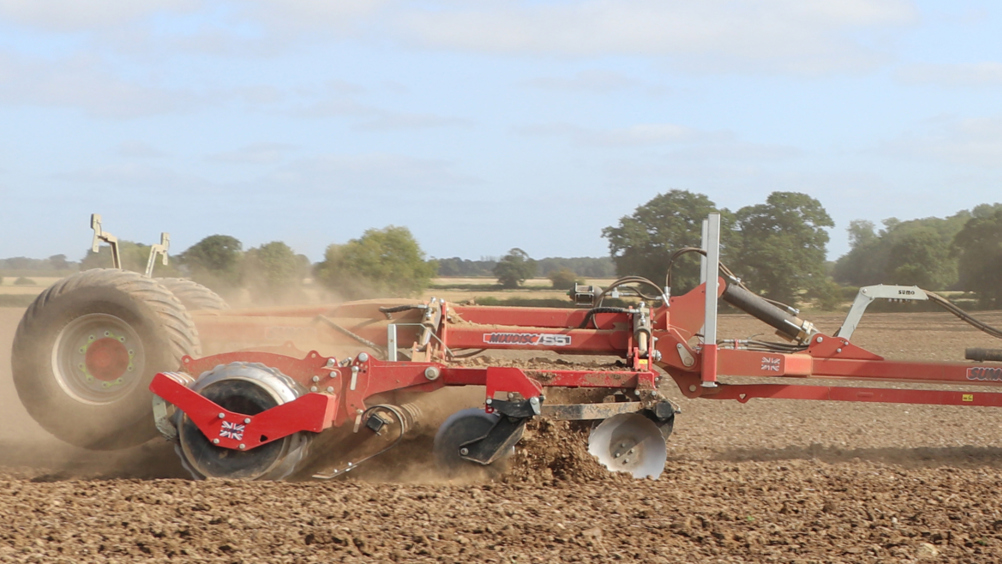 Sumo UK, a manufacturer of agricultural equipment, uses igutex fibre-wound composite bearings from igus in its toughest applications.  