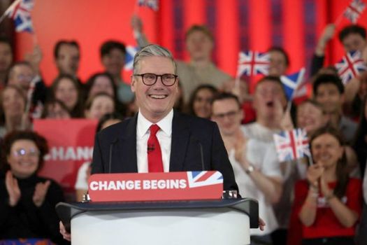 Jubilant Sir Keir Starmer wins a landslide general election victory