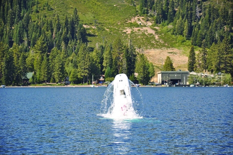 /s/k/a/32_33_Super_Falcon_breaching_tahoe.jpg