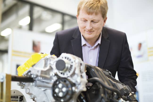 Bob Mainwaring of Shell Lubricants inspects the Project M engine