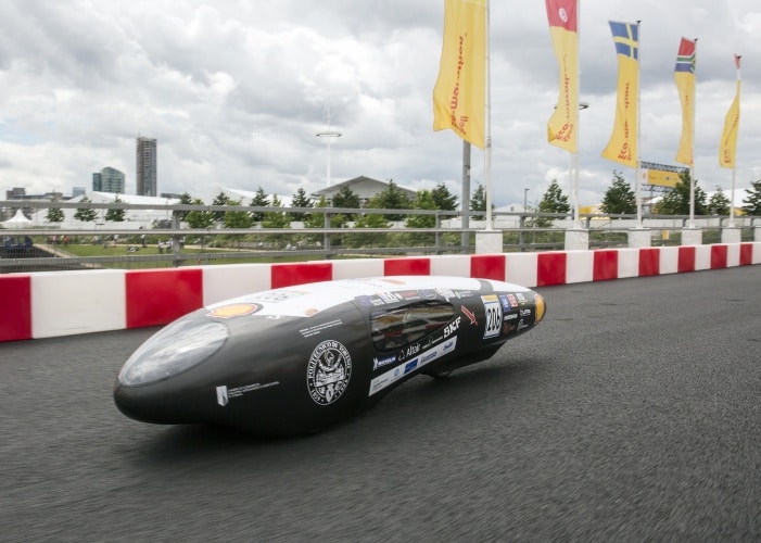 The IDRA, #206, a hydrogen prototype racing for team H2politO - molecole da corsa from Politecnico Di Torino, Italy, races on the track during day two of Make the Future London 2016 at Queen Elizabeth Olympic Park, Thursday, June 30, 2016 in London, UK. (James Cannon for Shell)