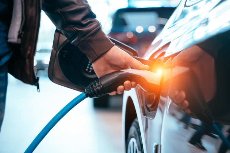 Silicon anode boost for EV rapid charging