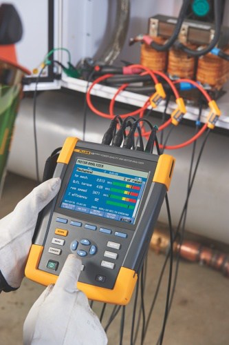 M0417fl - Fluke 438-II Power Quality and Motor Analyzer